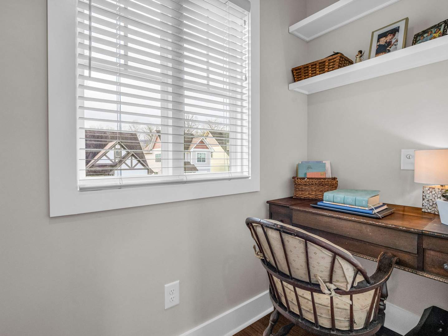 16-Tudor-Way-Black-Mountain-NC-20